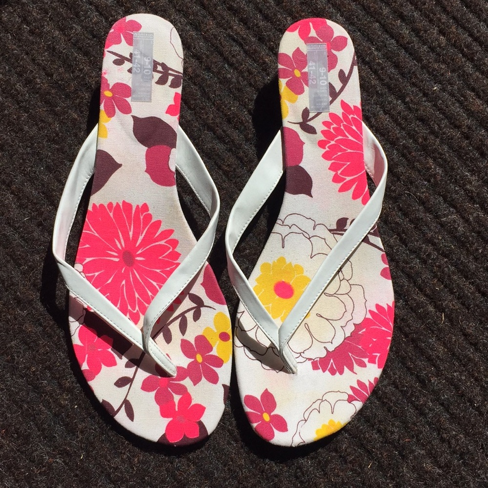 H&M Floral Thong Sandals